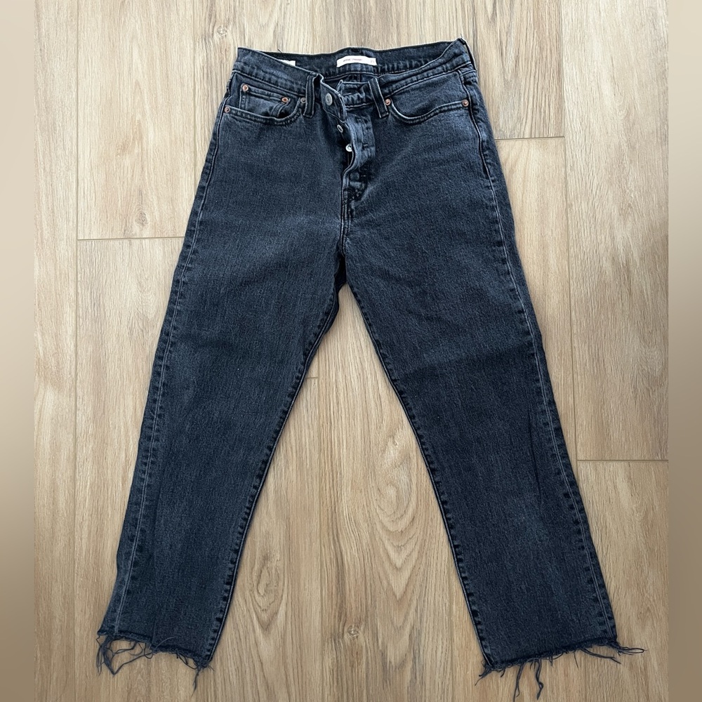 Levi’s Wedgie straight distressed jeans